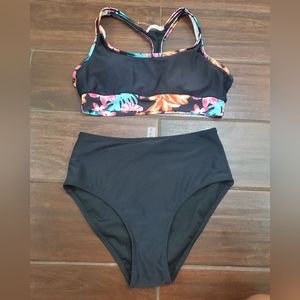 High-waisted biking size xs bottoms and small top never worn